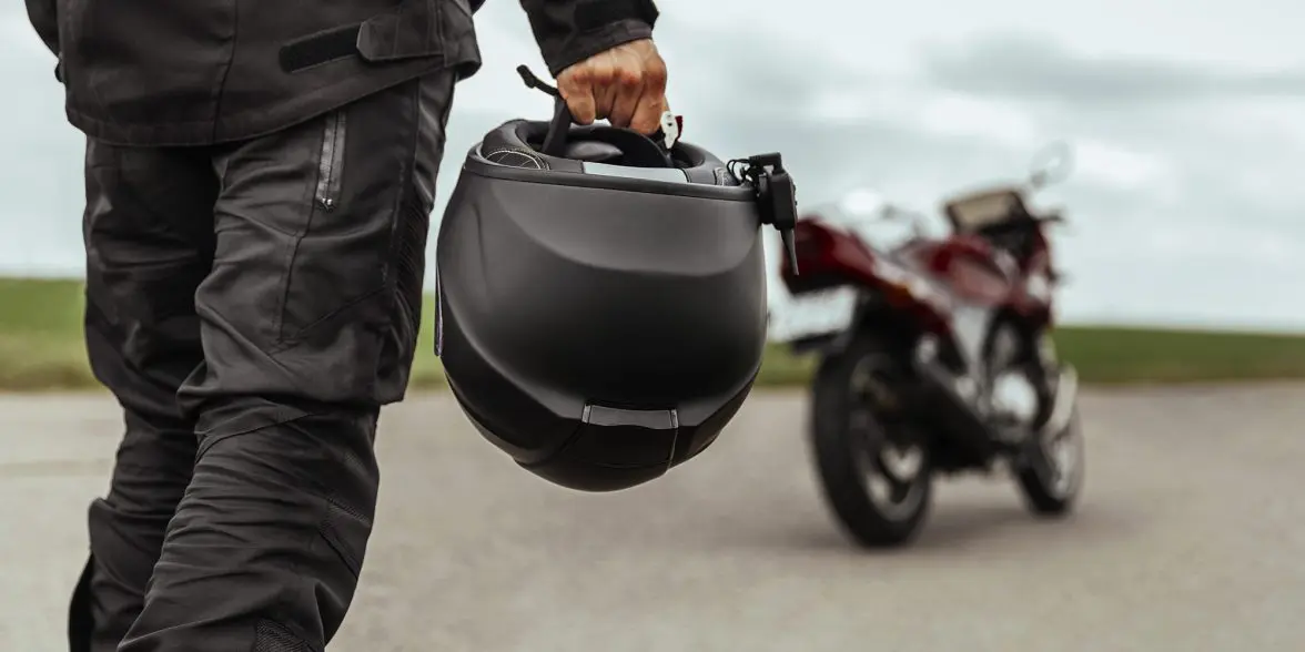 How the Right Riding Equipment Improves Motorcycle Safety
